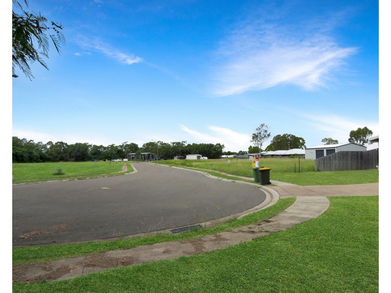 17 Wattle Crescent, Bowen QLD 4805