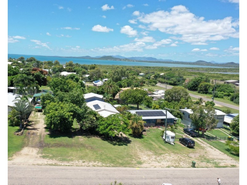 81 Poole Street, Bowen QLD 4805