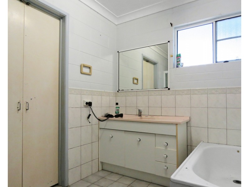 81 Poole Street, Bowen QLD 4805