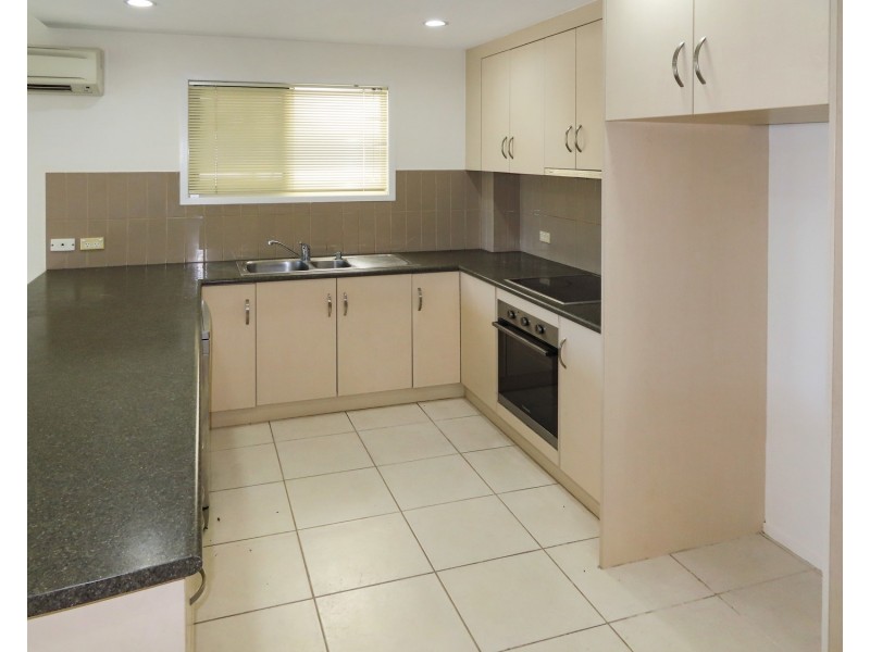 2/1 Murroona Street, Bowen QLD 4805