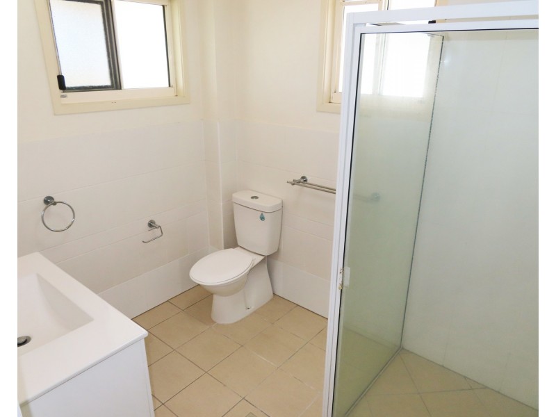 2/1 Murroona Street, Bowen QLD 4805