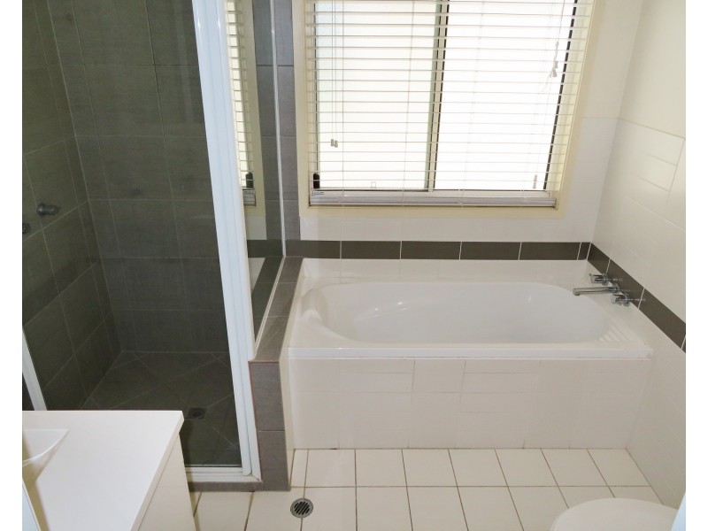 2/1 Murroona Street, Bowen QLD 4805