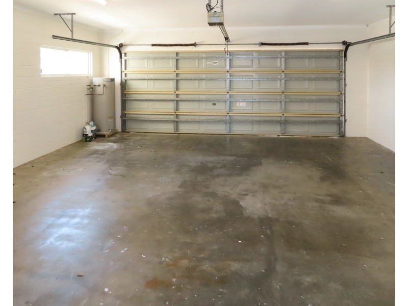2/1 Murroona Street, Bowen QLD 4805