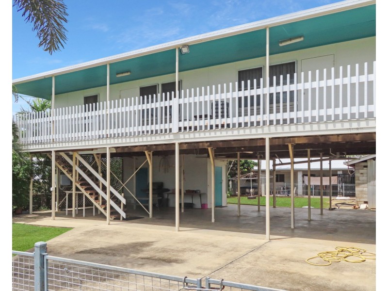 69 Whyte Avenue, Bowen QLD 4805