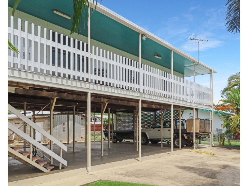 69 Whyte Avenue, Bowen QLD 4805