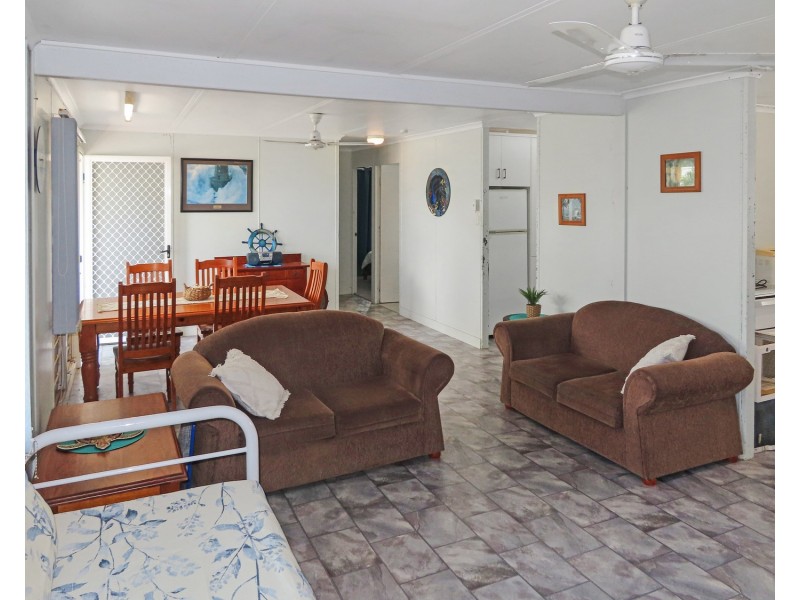 69 Whyte Avenue, Bowen QLD 4805