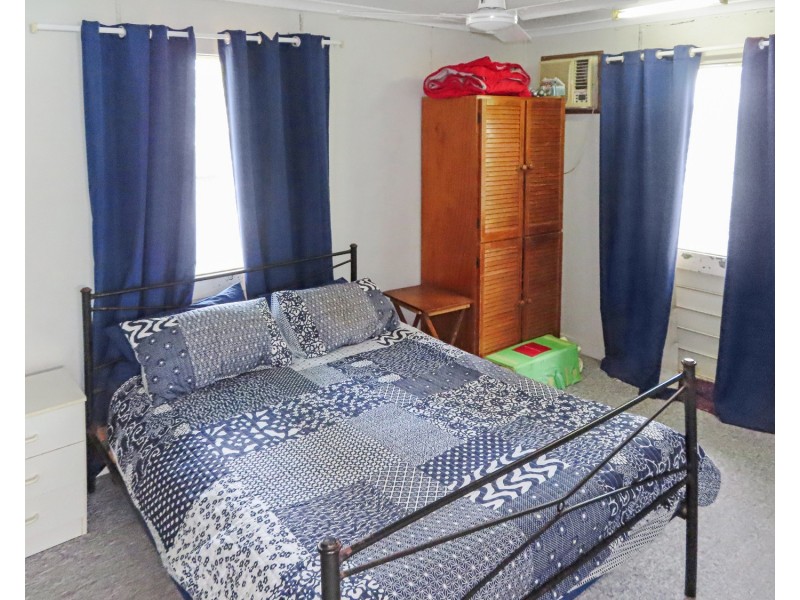 69 Whyte Avenue, Bowen QLD 4805