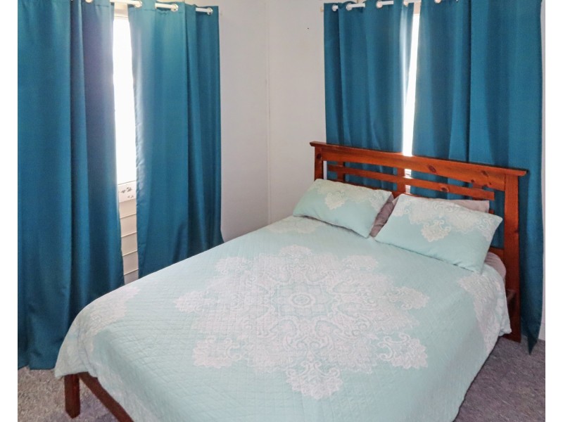 69 Whyte Avenue, Bowen QLD 4805