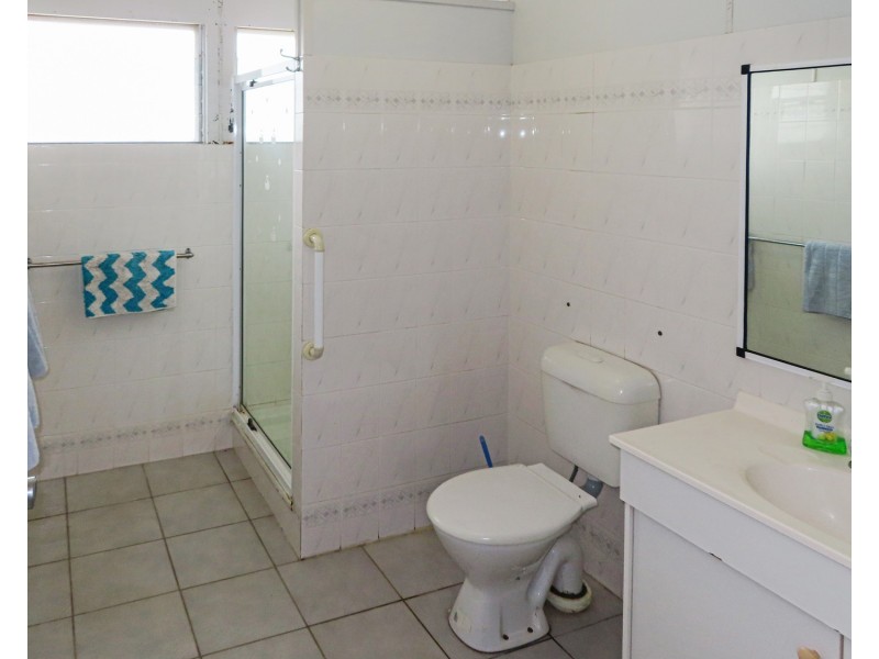 69 Whyte Avenue, Bowen QLD 4805