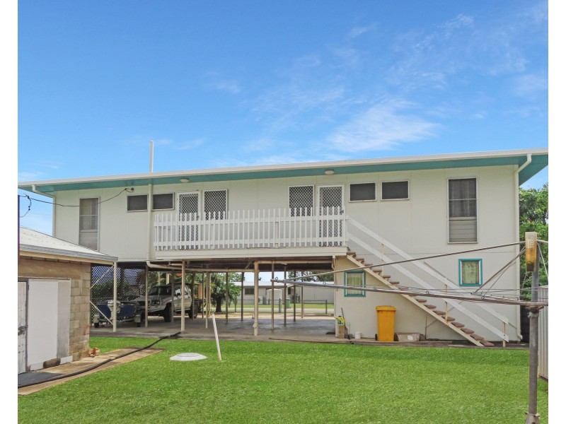 69 Whyte Avenue, Bowen QLD 4805