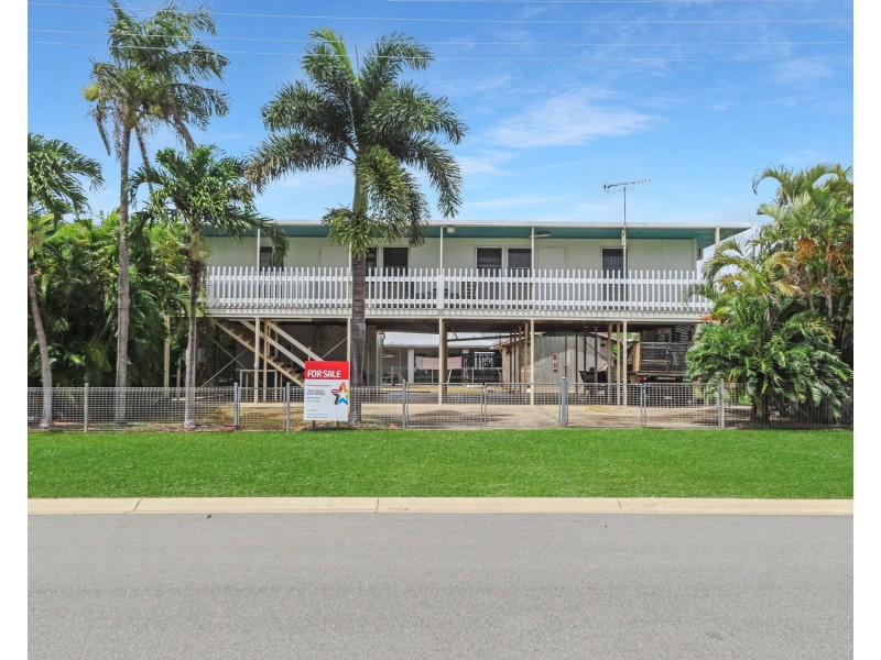 69 Whyte Avenue, Bowen QLD 4805