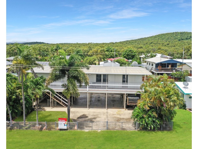 69 Whyte Avenue, Bowen QLD 4805