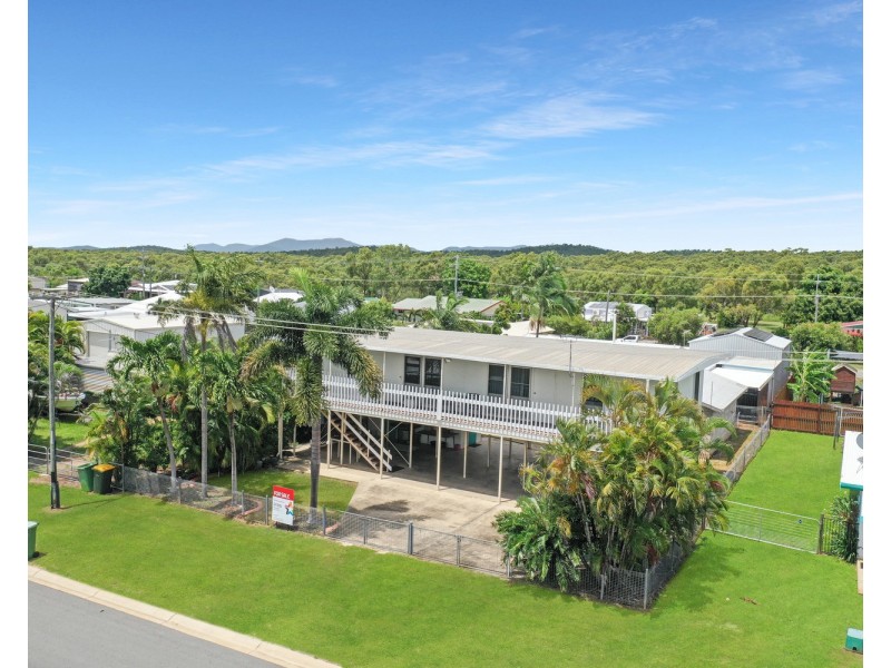 69 Whyte Avenue, Bowen QLD 4805