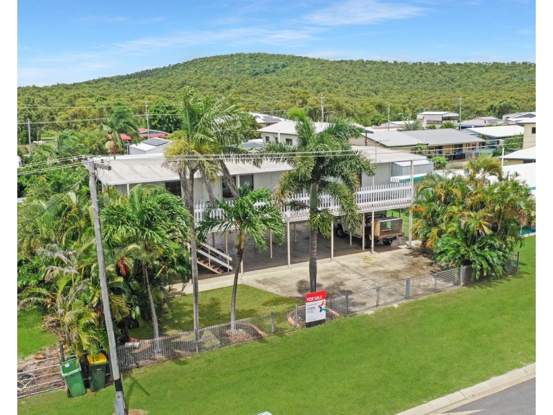 69 Whyte Avenue, Bowen QLD 4805