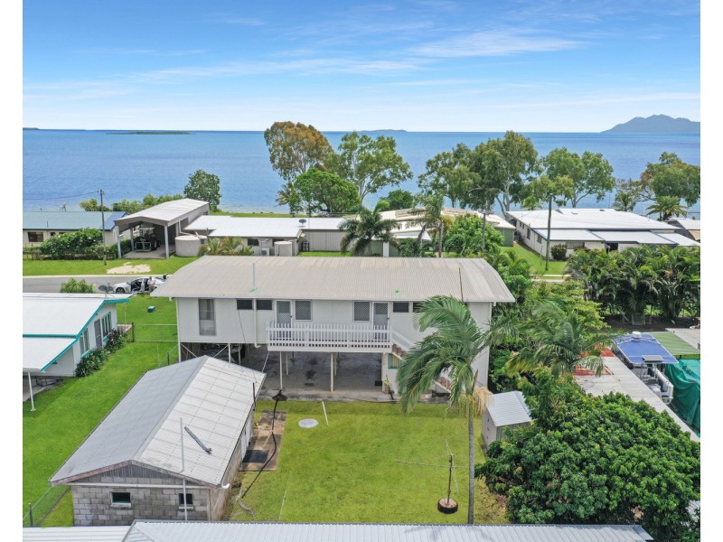 69 Whyte Avenue, Bowen QLD 4805