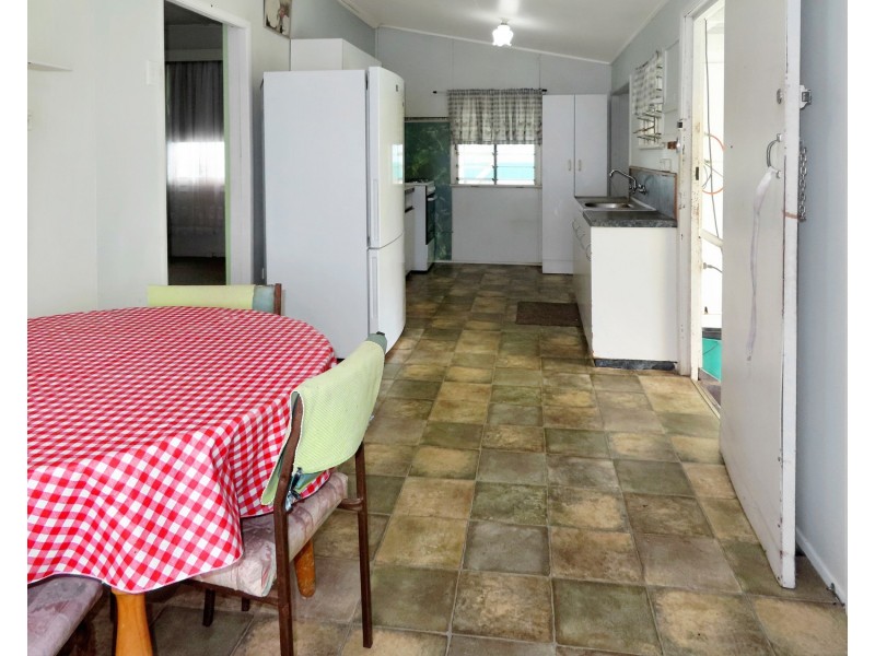 8 Powell Street, Bowen QLD 4805