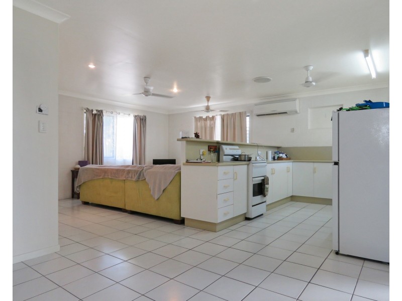 2/30 John Street, Bowen QLD 4805