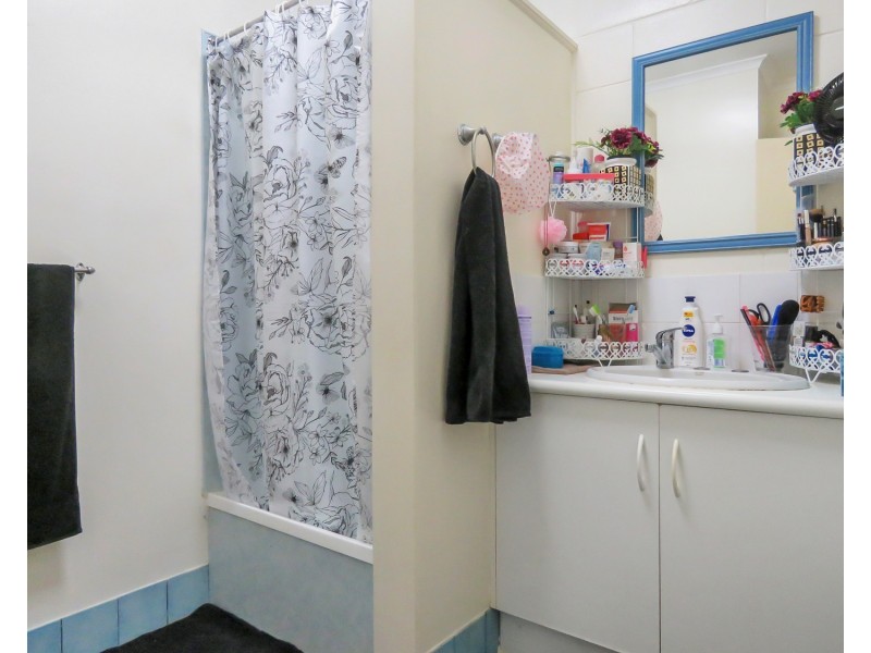 4/60a Herbert Street, Bowen QLD 4805
