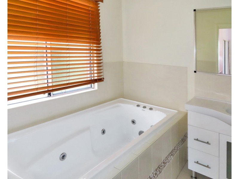 144 Ocean View Drive, Bowen QLD 4805