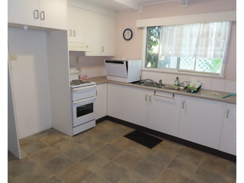80 Poole Street, Bowen QLD 4805