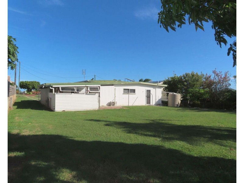 80 Poole Street, Bowen QLD 4805