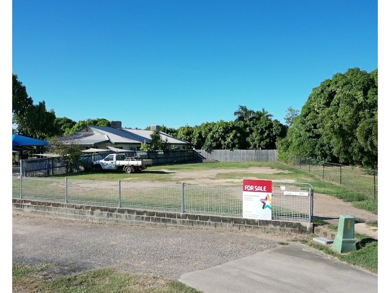 28 Marshall Street, Bowen QLD 4805