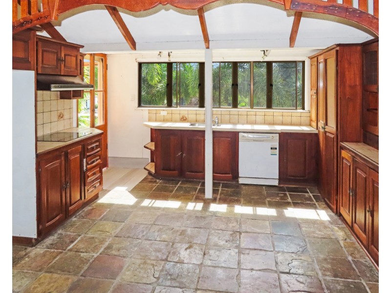 8 Gordon Street, Bowen QLD 4805