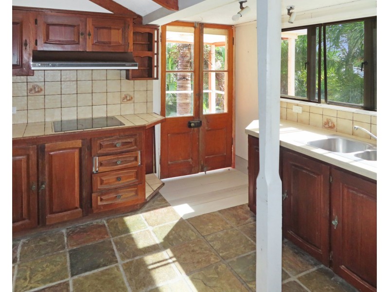 8 Gordon Street, Bowen QLD 4805