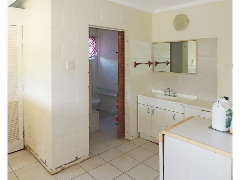 8 Gordon Street, Bowen QLD 4805