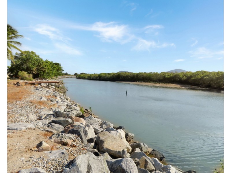 86 Whitsunday Street, Bowen QLD 4805