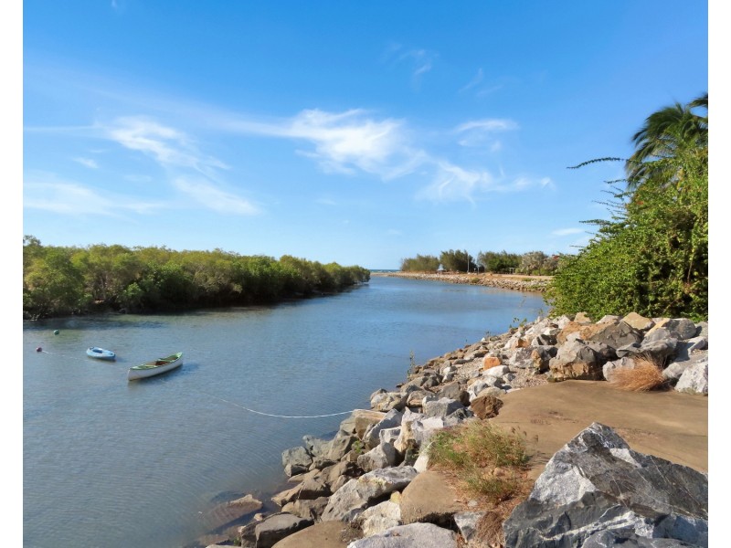 86 Whitsunday Street, Bowen QLD 4805