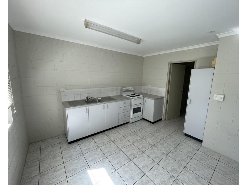 3/41-43 Crofton Street, Bowen QLD 4805
