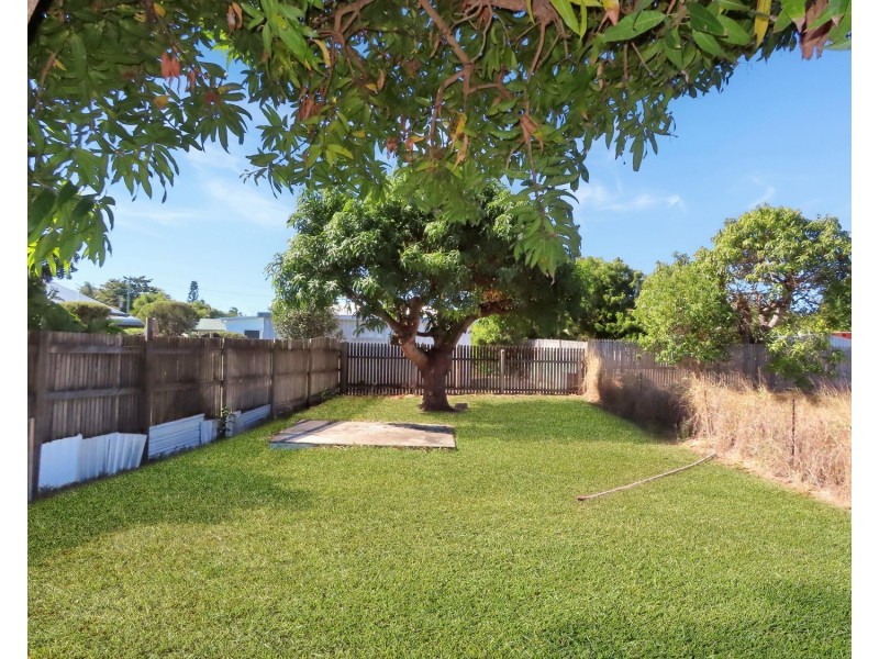 42 Creek Street, Bowen QLD 4805