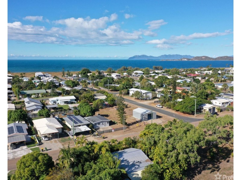 42 Creek Street, Bowen QLD 4805