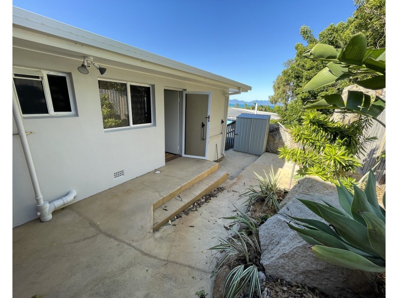 25 Rose Bay Road, Bowen QLD 4805