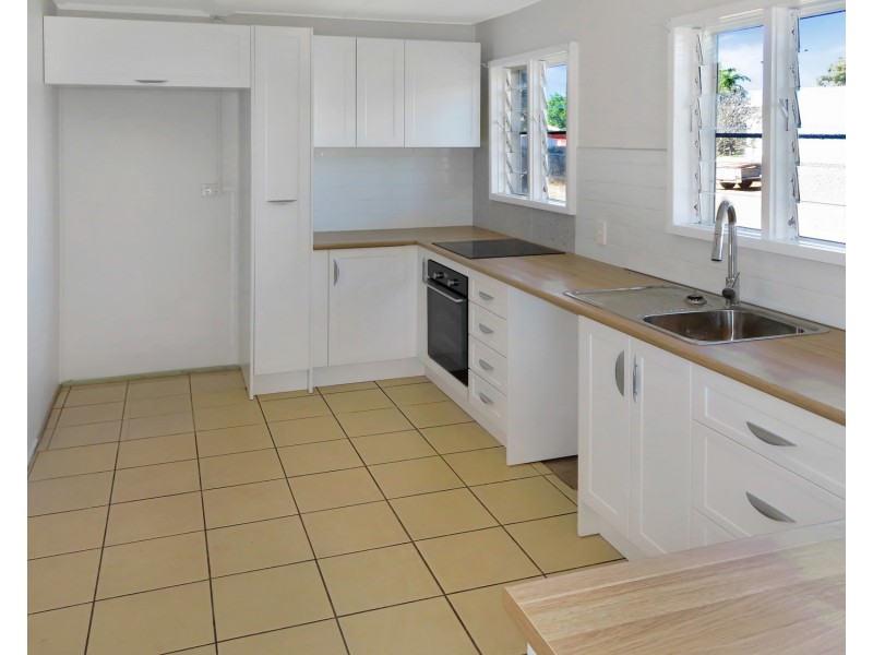 42 Creek Street, Bowen QLD 4805