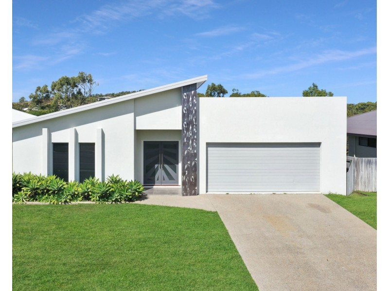 40 Scenic Crescent, Bowen QLD 4805