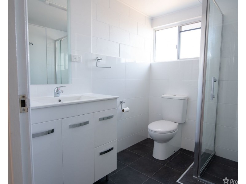 12 Wentworth Street, Bowen QLD 4805