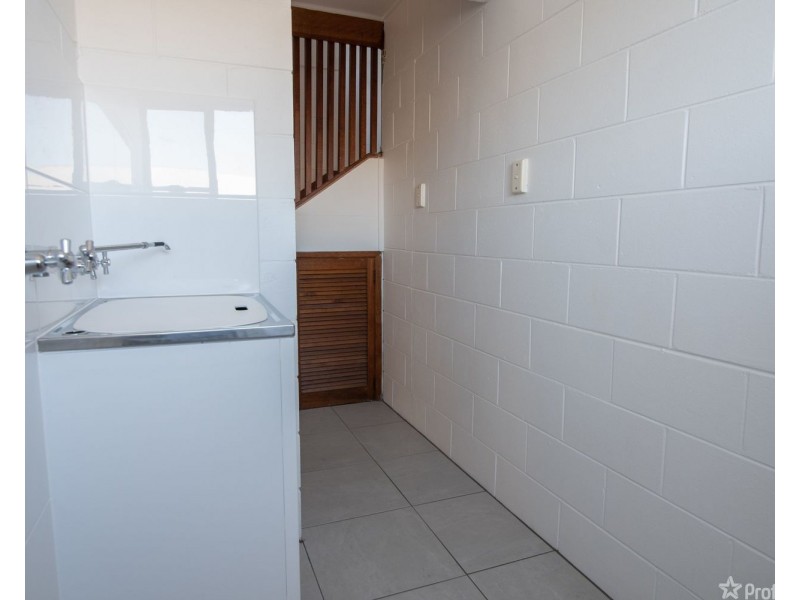 12 Wentworth Street, Bowen QLD 4805