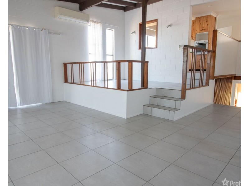 12 Wentworth Street, Bowen QLD 4805