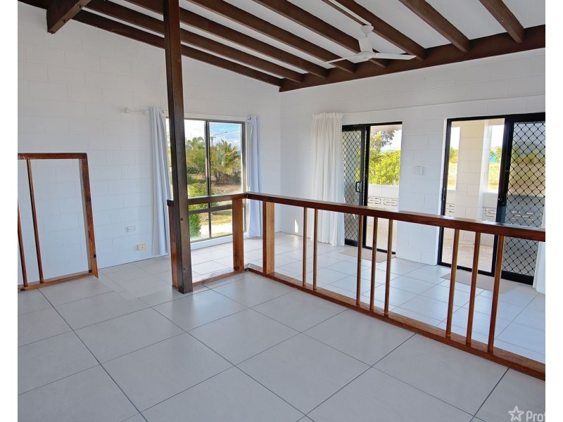 12 Wentworth Street, Bowen QLD 4805