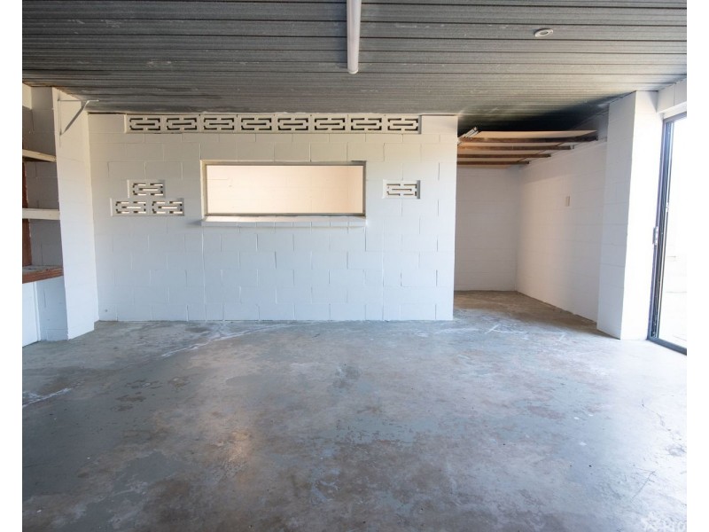 12 Wentworth Street, Bowen QLD 4805