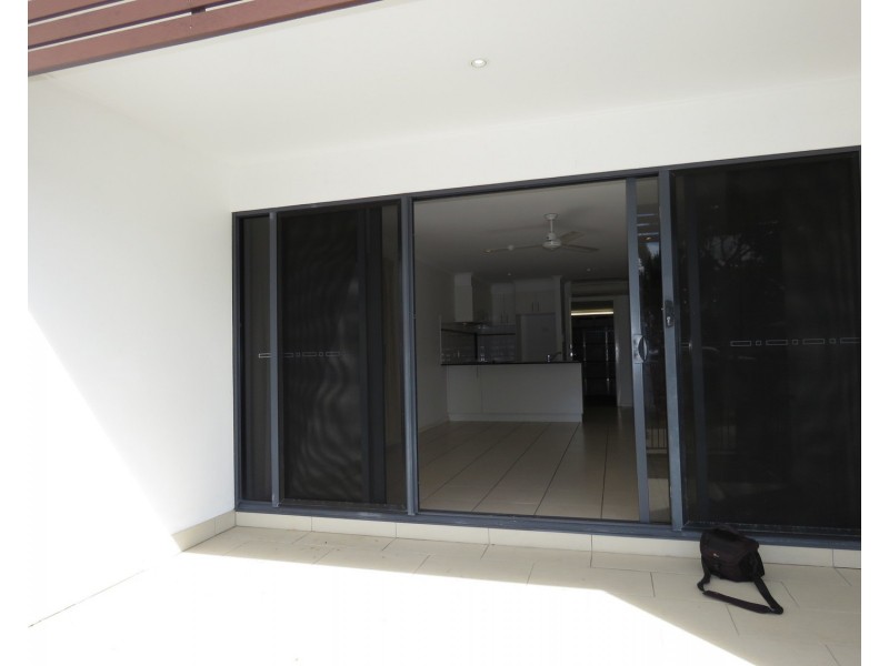 4/74A Powell Street, Bowen QLD 4805