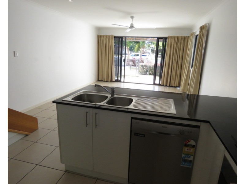 4/74A Powell Street, Bowen QLD 4805