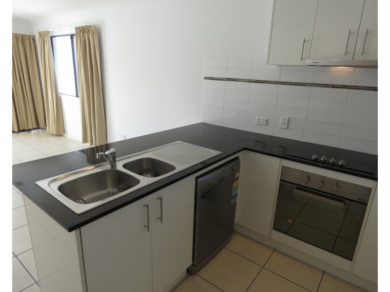 4/74A Powell Street, Bowen QLD 4805