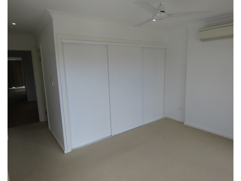 4/74A Powell Street, Bowen QLD 4805