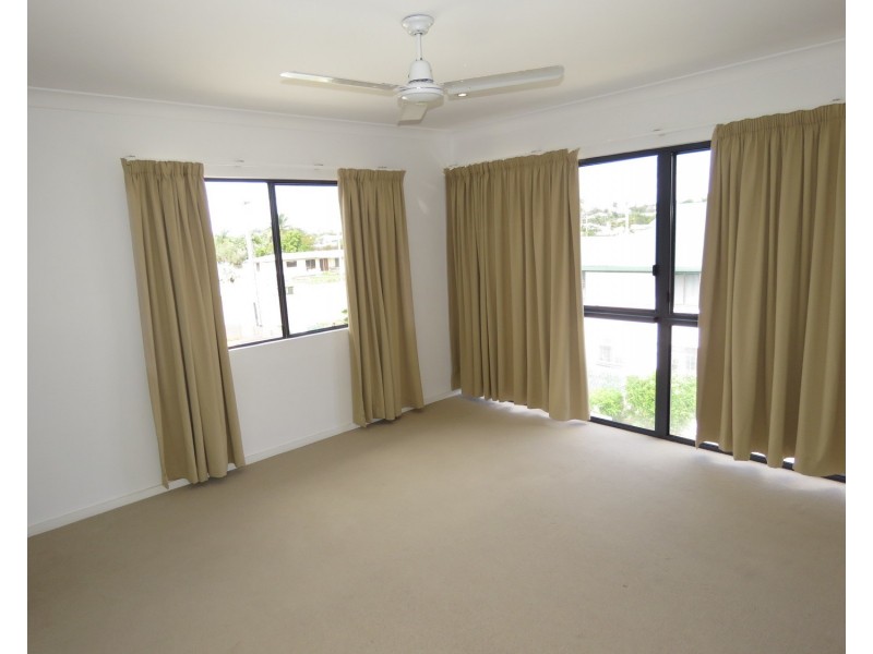 4/74A Powell Street, Bowen QLD 4805