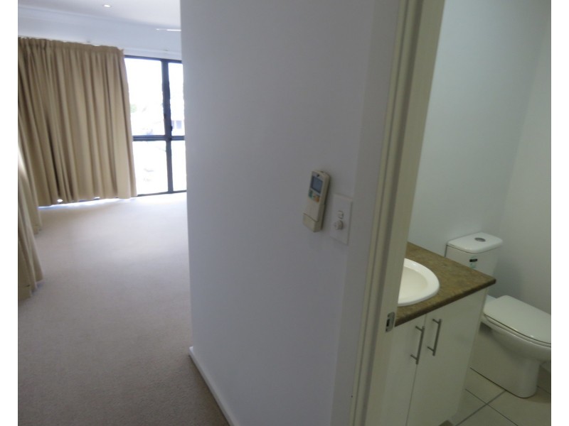 4/74A Powell Street, Bowen QLD 4805
