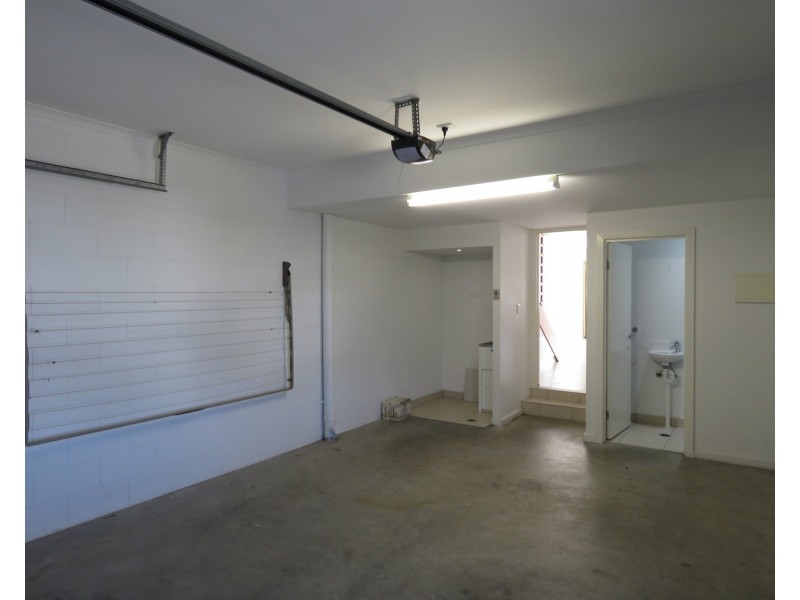 4/74A Powell Street, Bowen QLD 4805