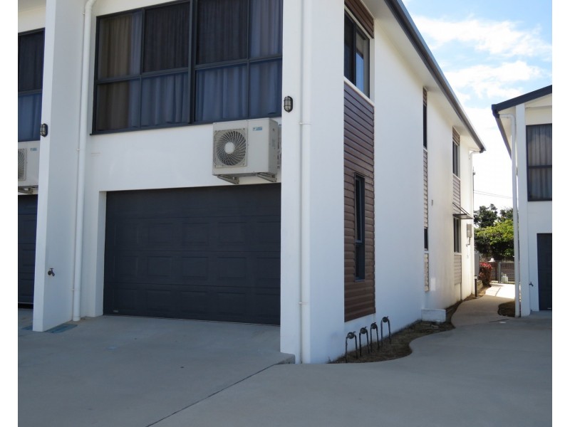 4/74A Powell Street, Bowen QLD 4805
